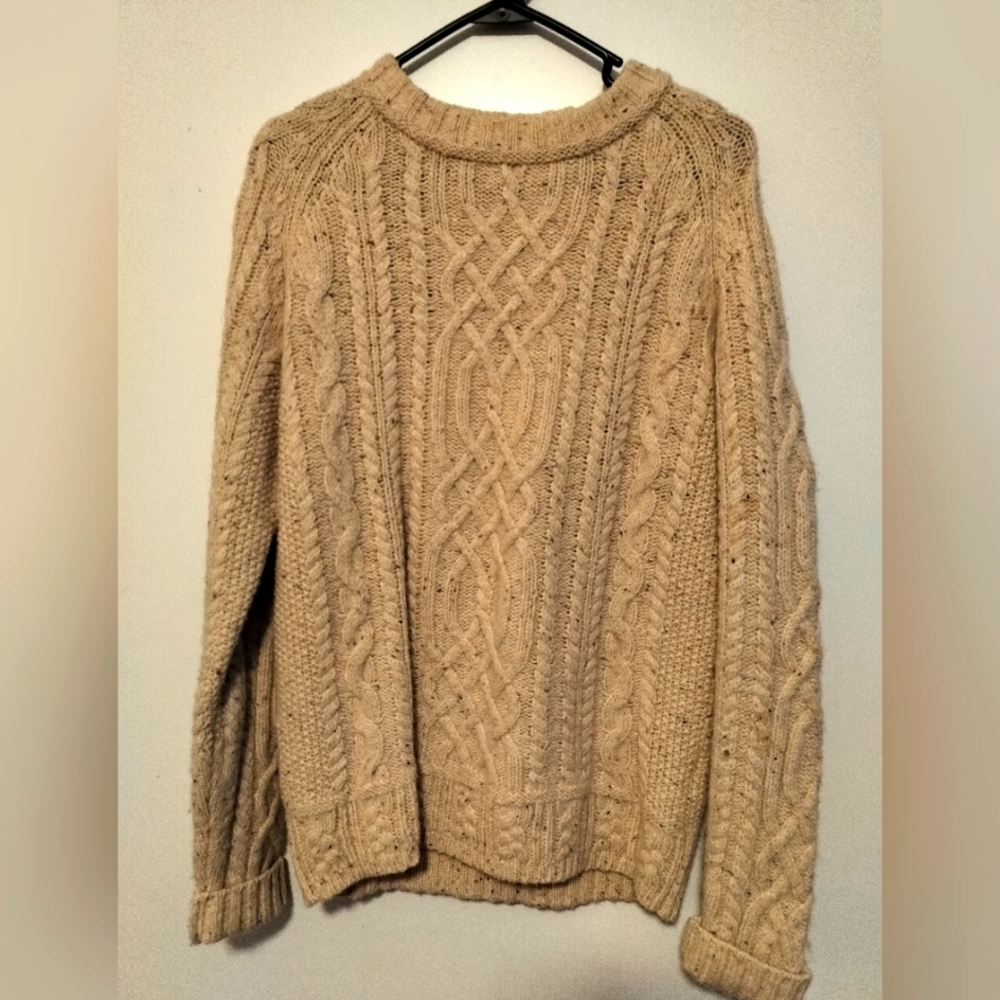 Womens H&M Wool Pull Over Sweater - Cream. Size M. 18" Pit To Pit.